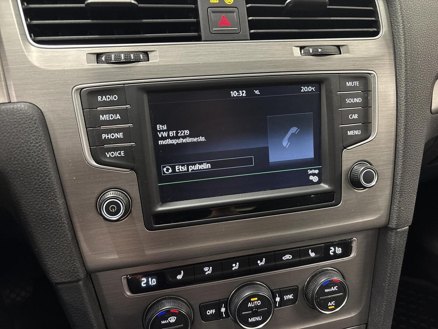 VOLKSWAGEN Golf 2015