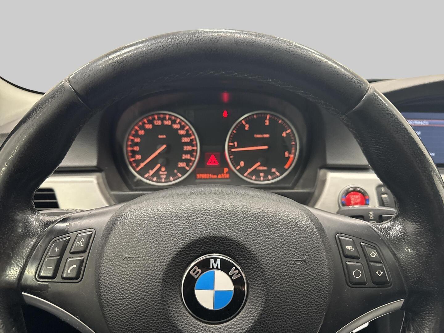 BMW 320 2010