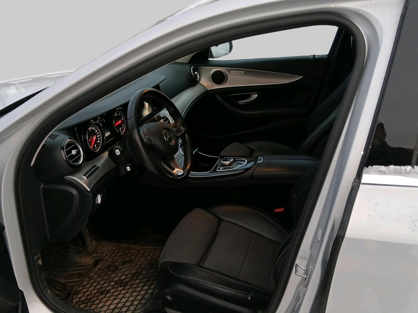 MERCEDES-BENZ E 2017