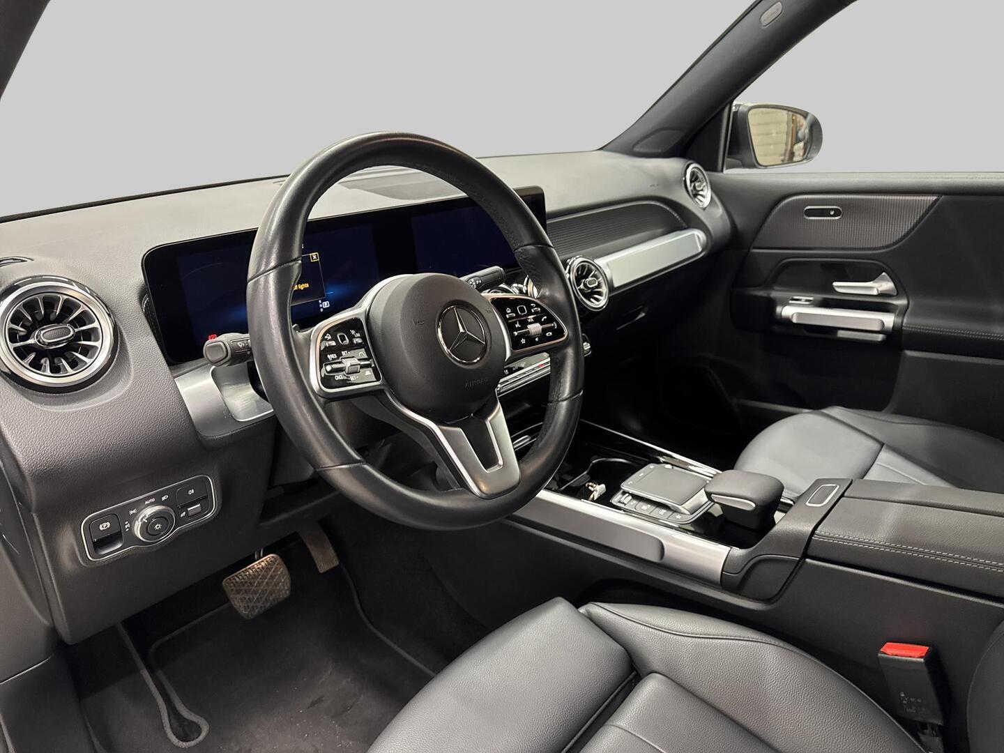 MERCEDES-BENZ EQB 2023