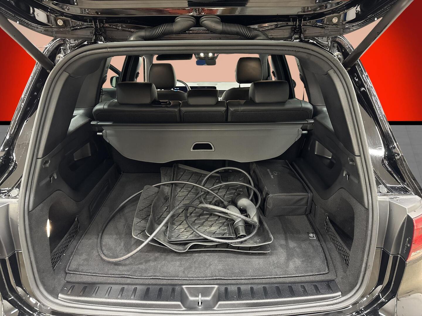 MERCEDES-BENZ EQB 2023