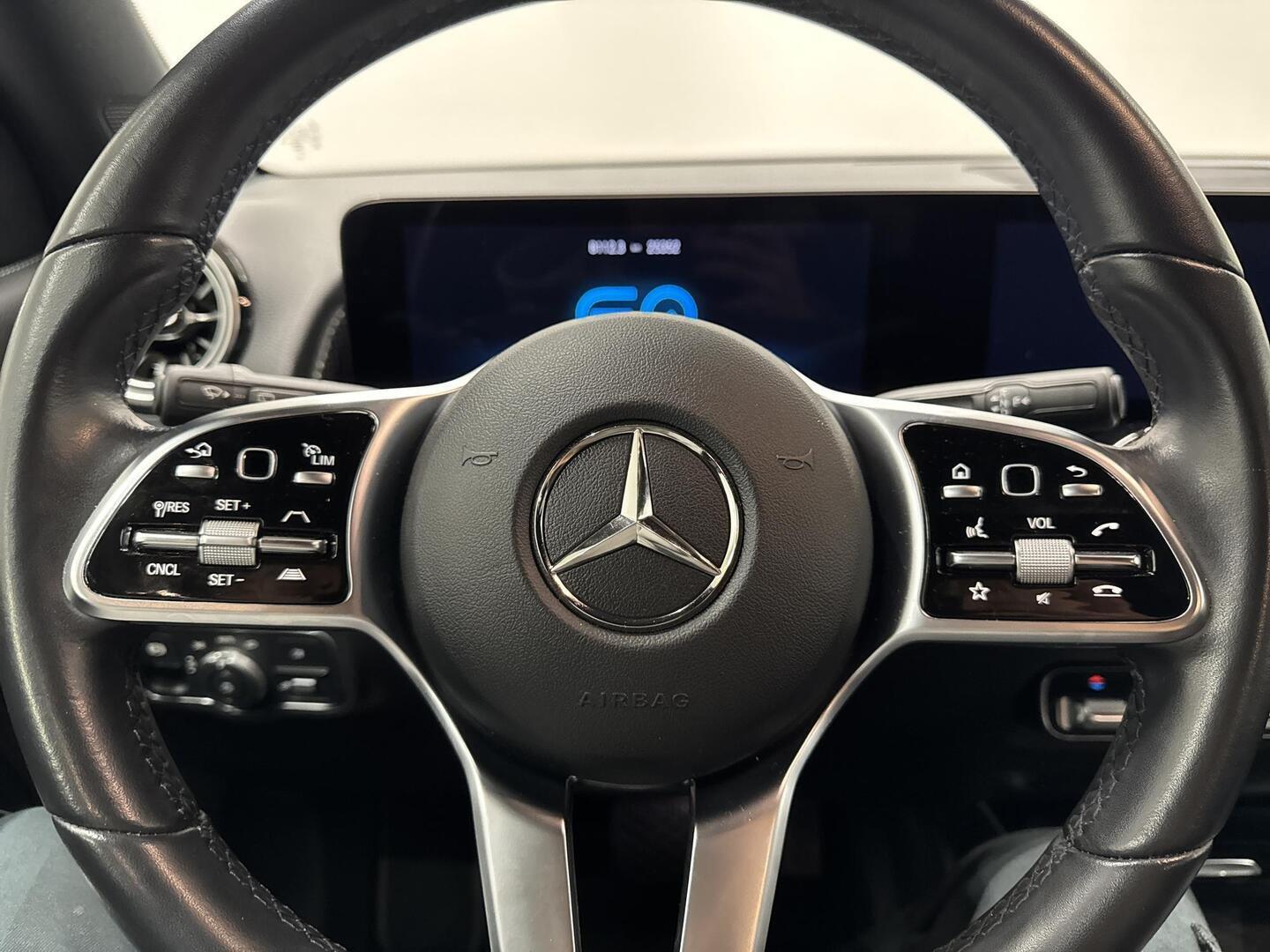 MERCEDES-BENZ EQB 2023