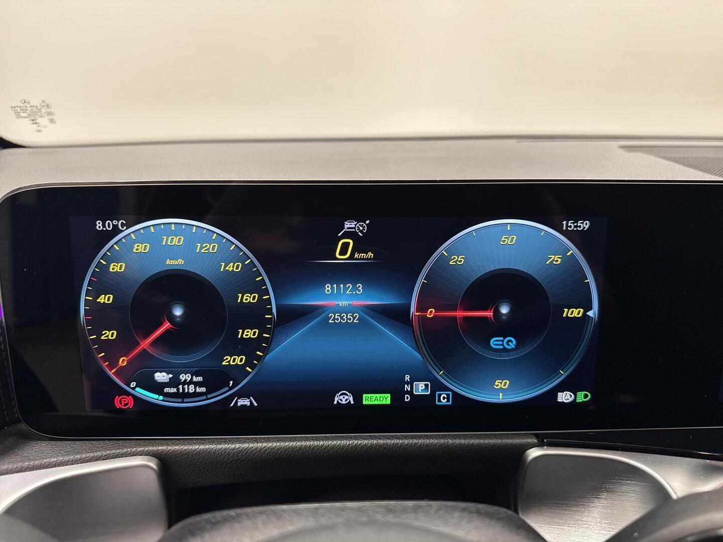 MERCEDES-BENZ EQB 2023