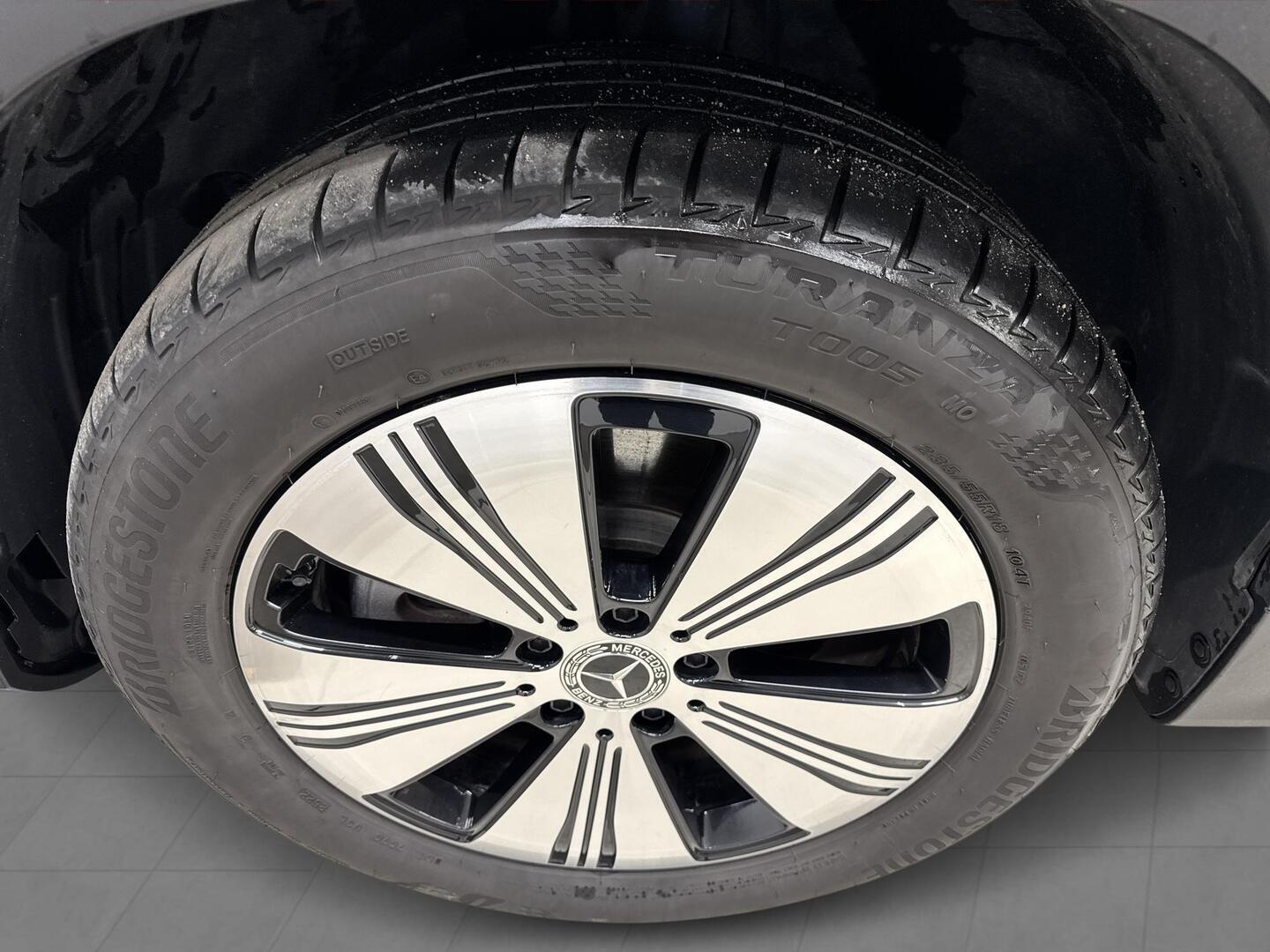 MERCEDES-BENZ EQB 2023