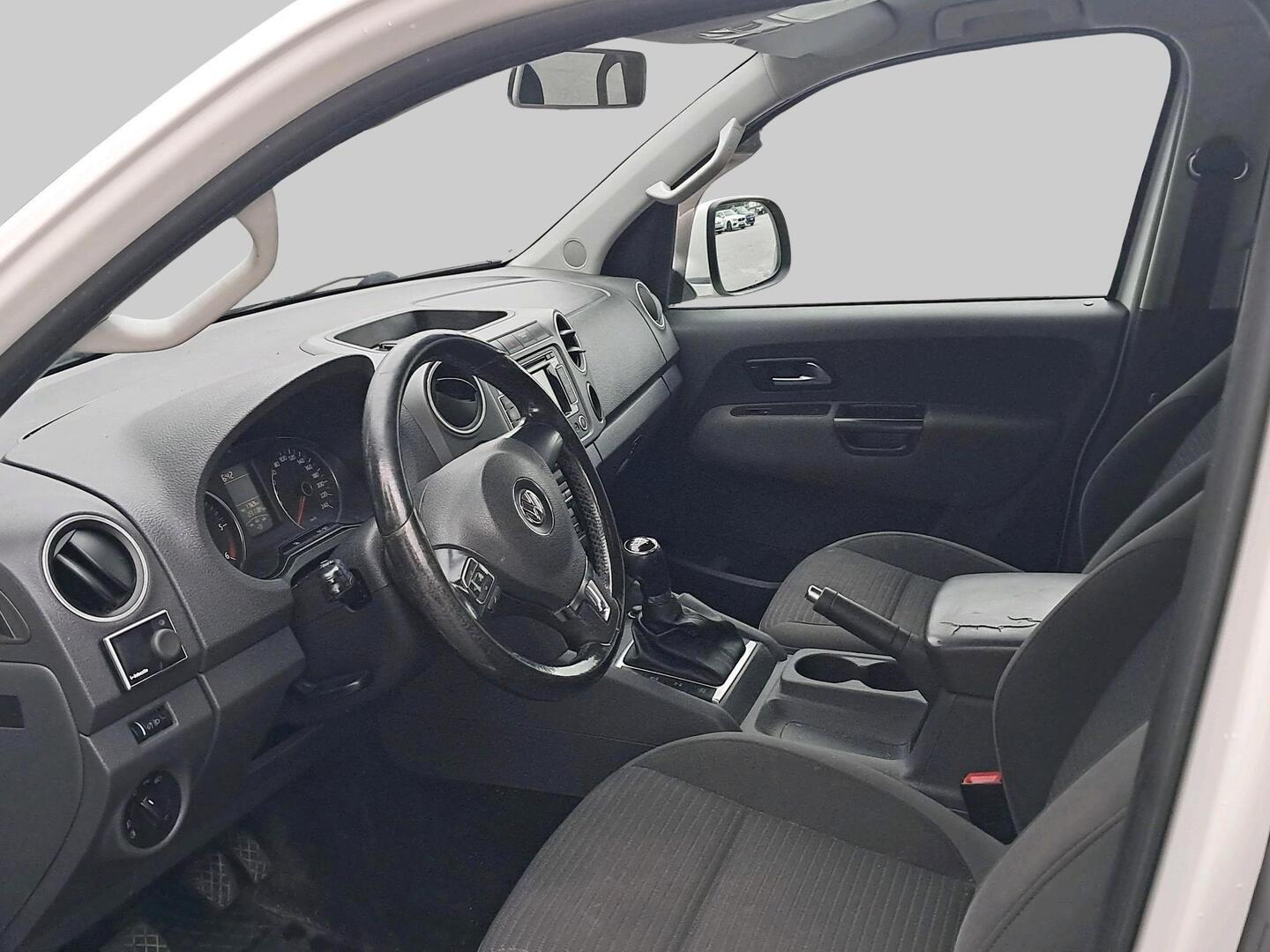 VOLKSWAGEN AMAROK 2012