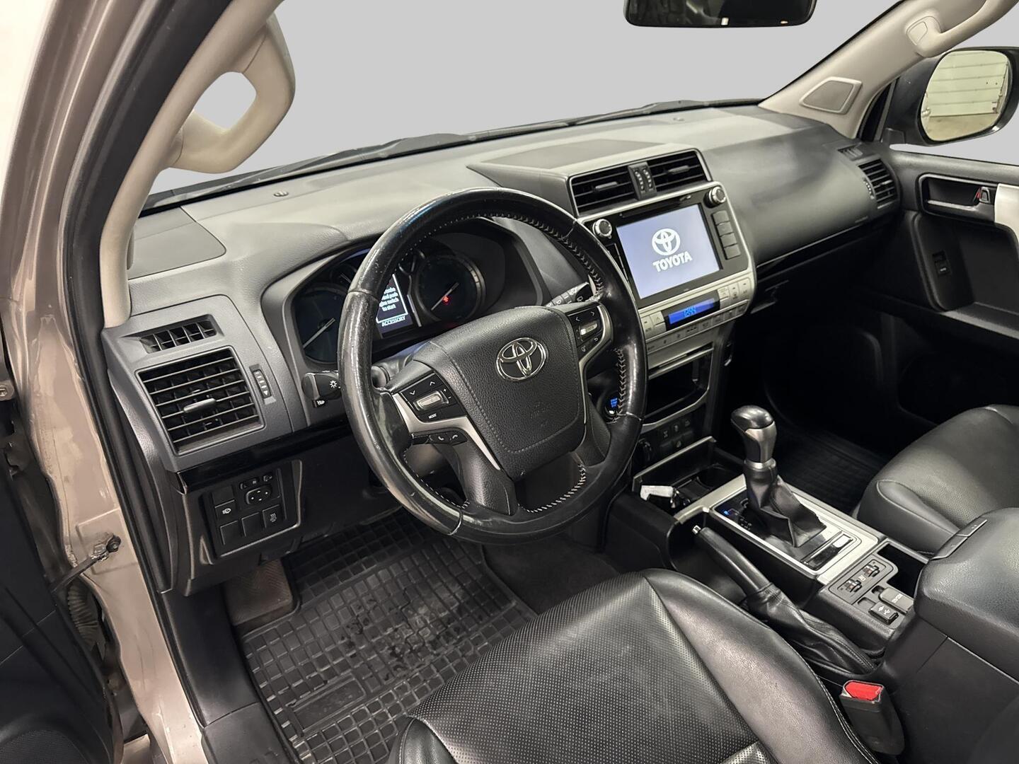 TOYOTA LAND CRUISER 2019