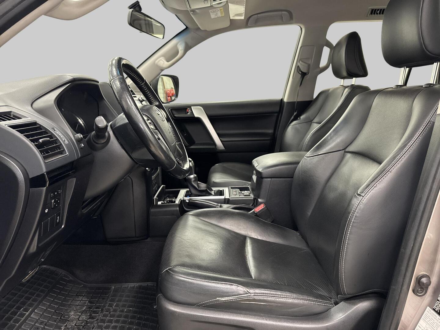 TOYOTA LAND CRUISER 2019