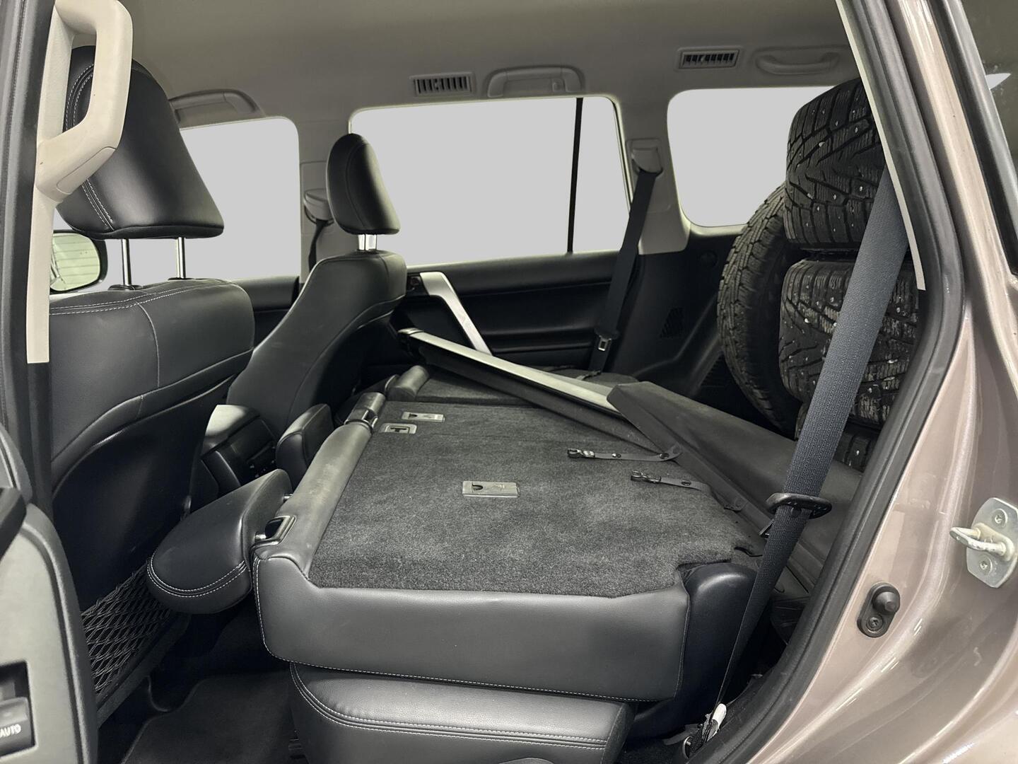 TOYOTA LAND CRUISER 2019