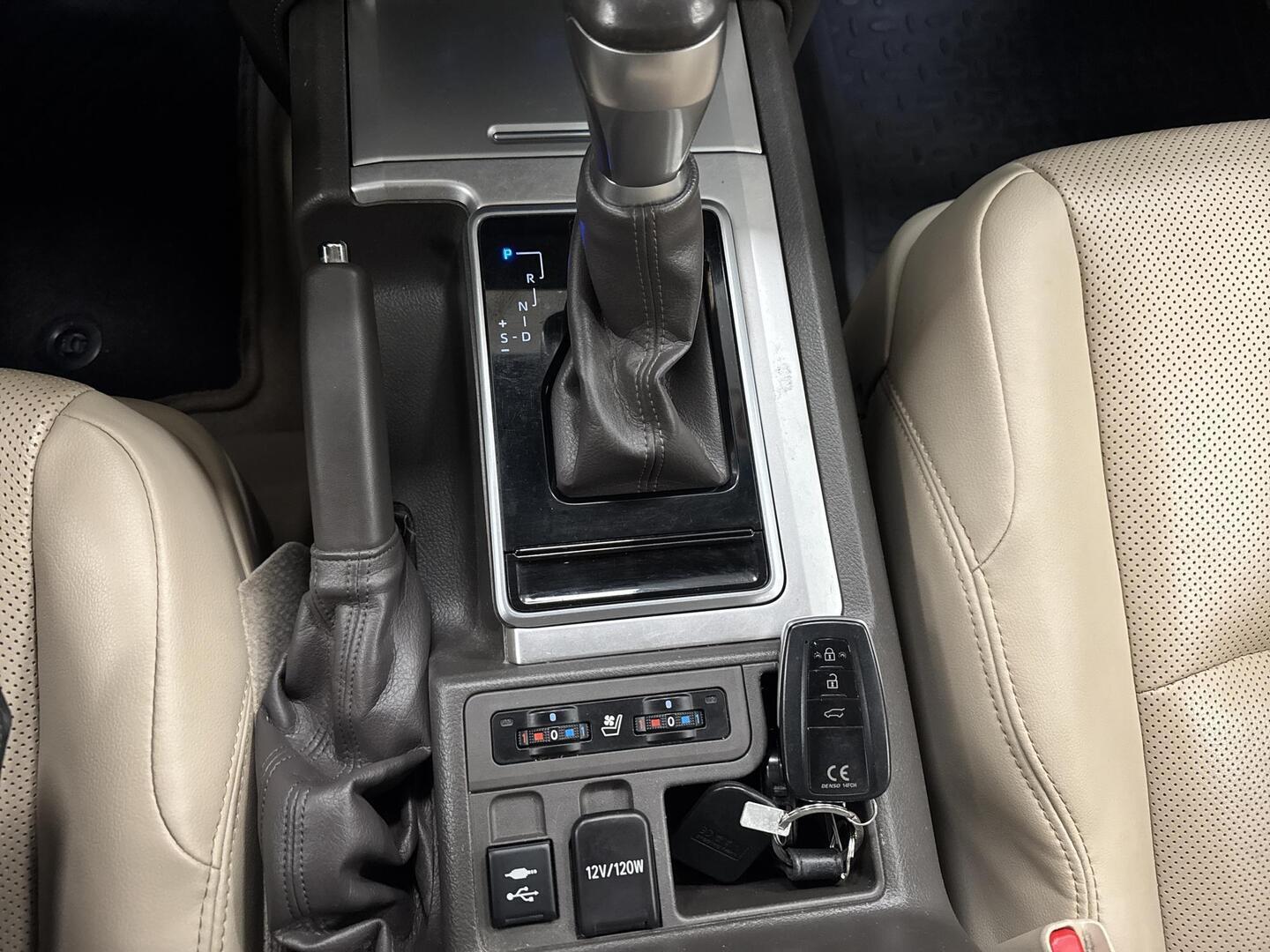 TOYOTA LAND CRUISER 2020