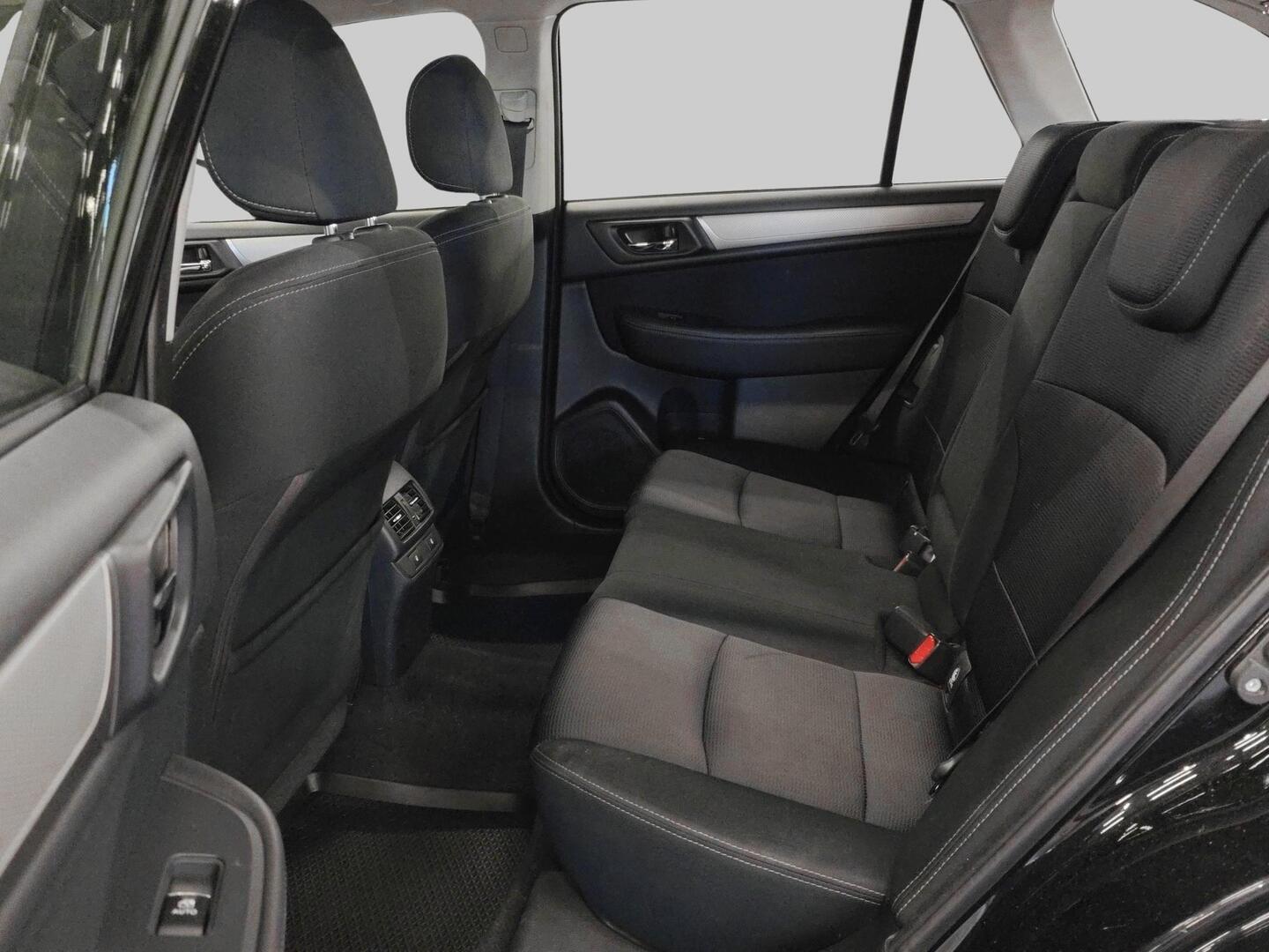 SUBARU Outback 2016
