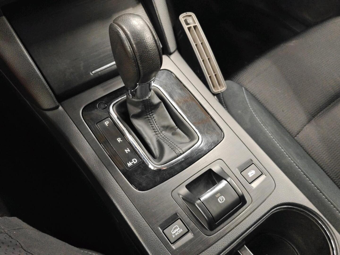 SUBARU Outback 2016