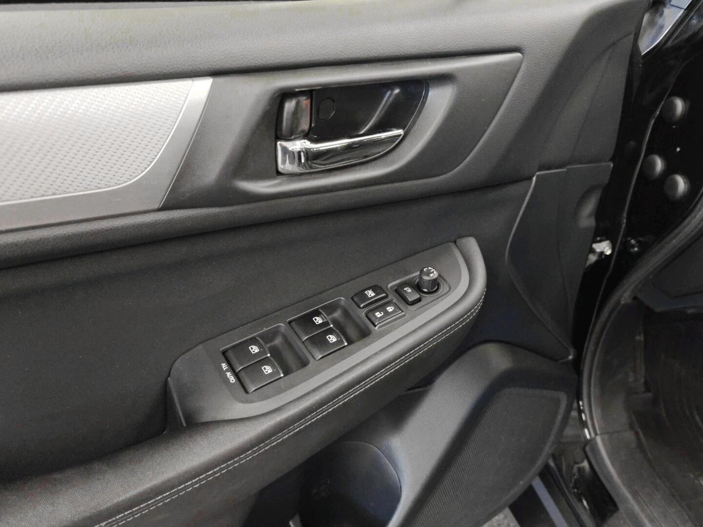 SUBARU Outback 2016