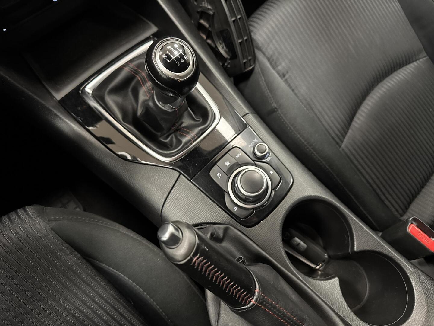 MAZDA 3 2016