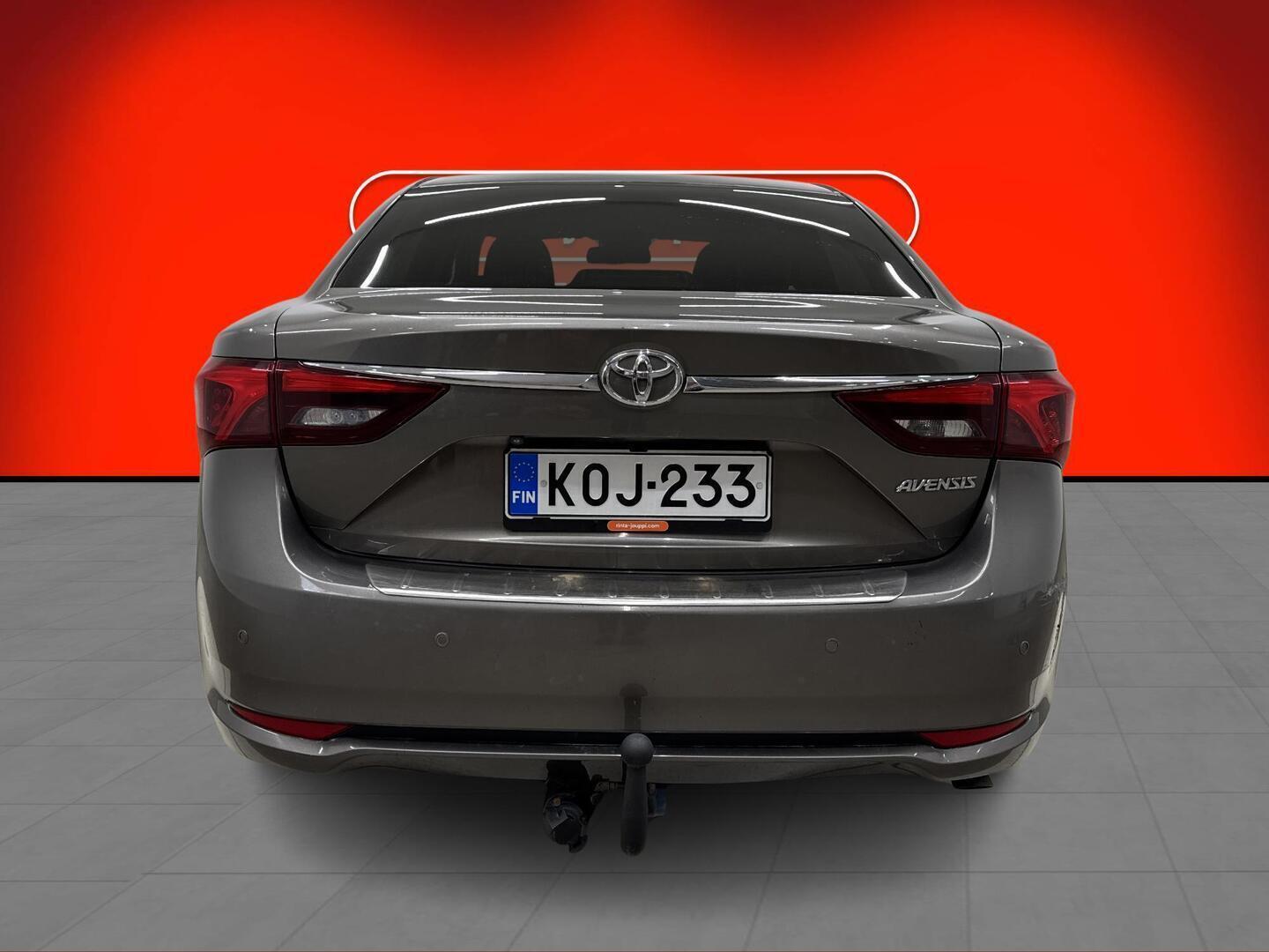 TOYOTA Avensis 2017