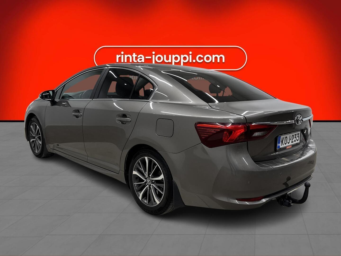 TOYOTA Avensis 2017