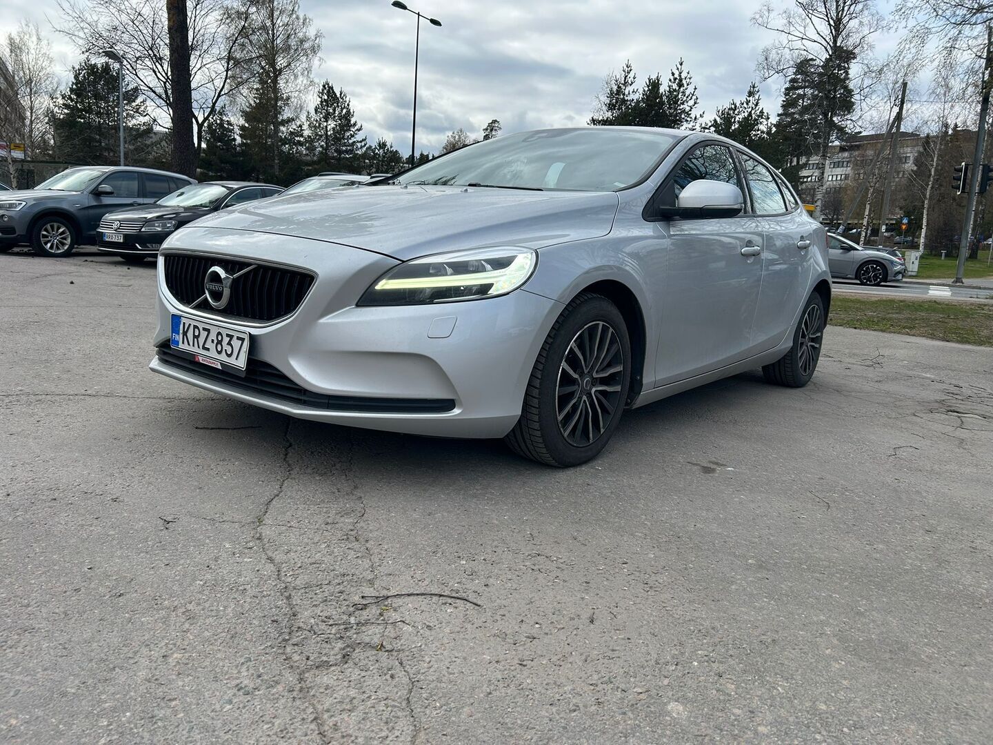 VOLVO V40 2017
