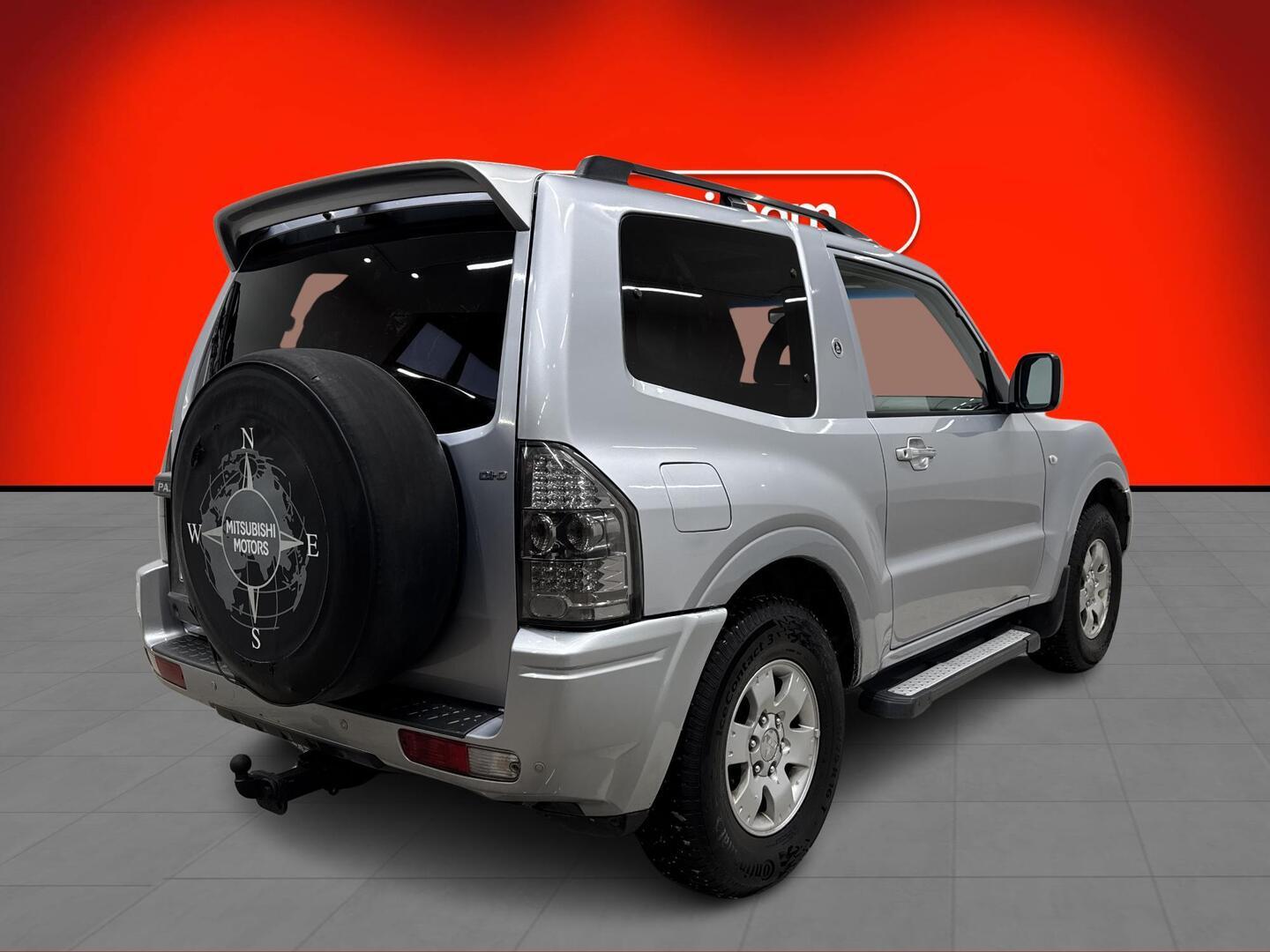 MITSUBISHI Pajero 2006