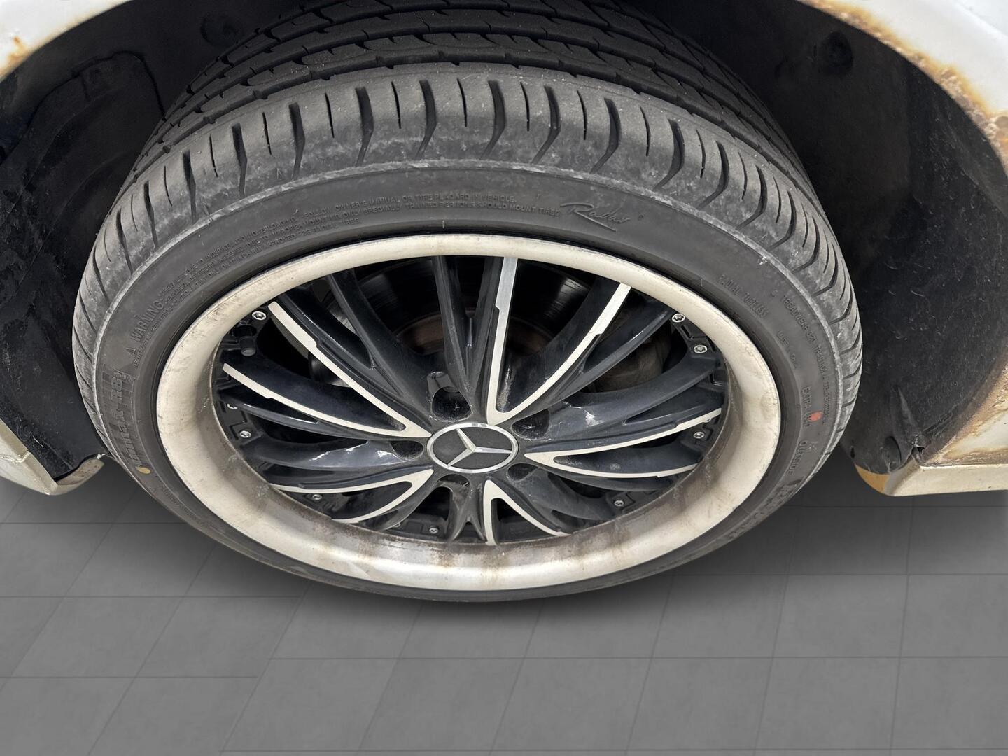 MERCEDES-BENZ C 2004