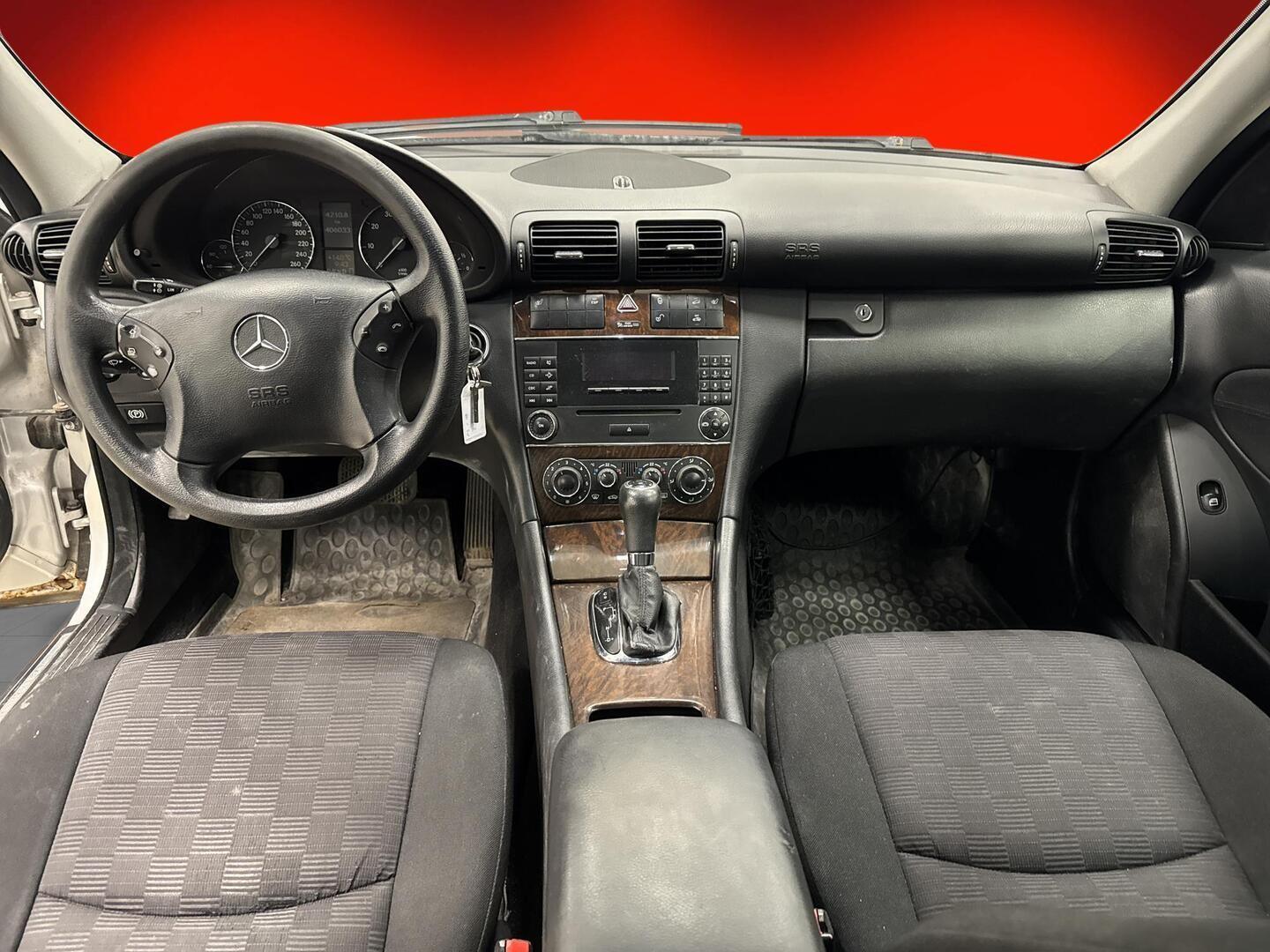 MERCEDES-BENZ C 2004