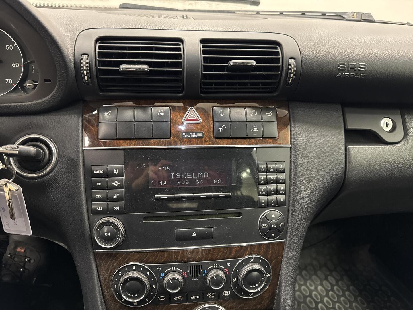 MERCEDES-BENZ C 2004
