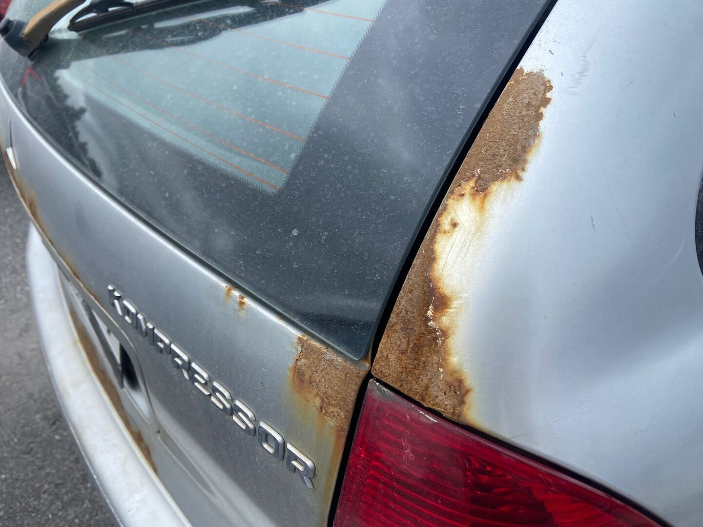 MERCEDES-BENZ C 2004