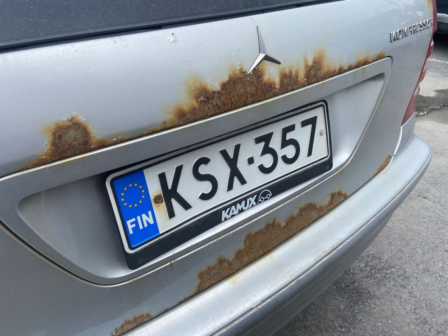 MERCEDES-BENZ C 2004