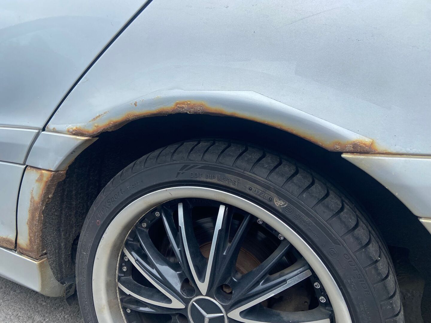 MERCEDES-BENZ C 2004