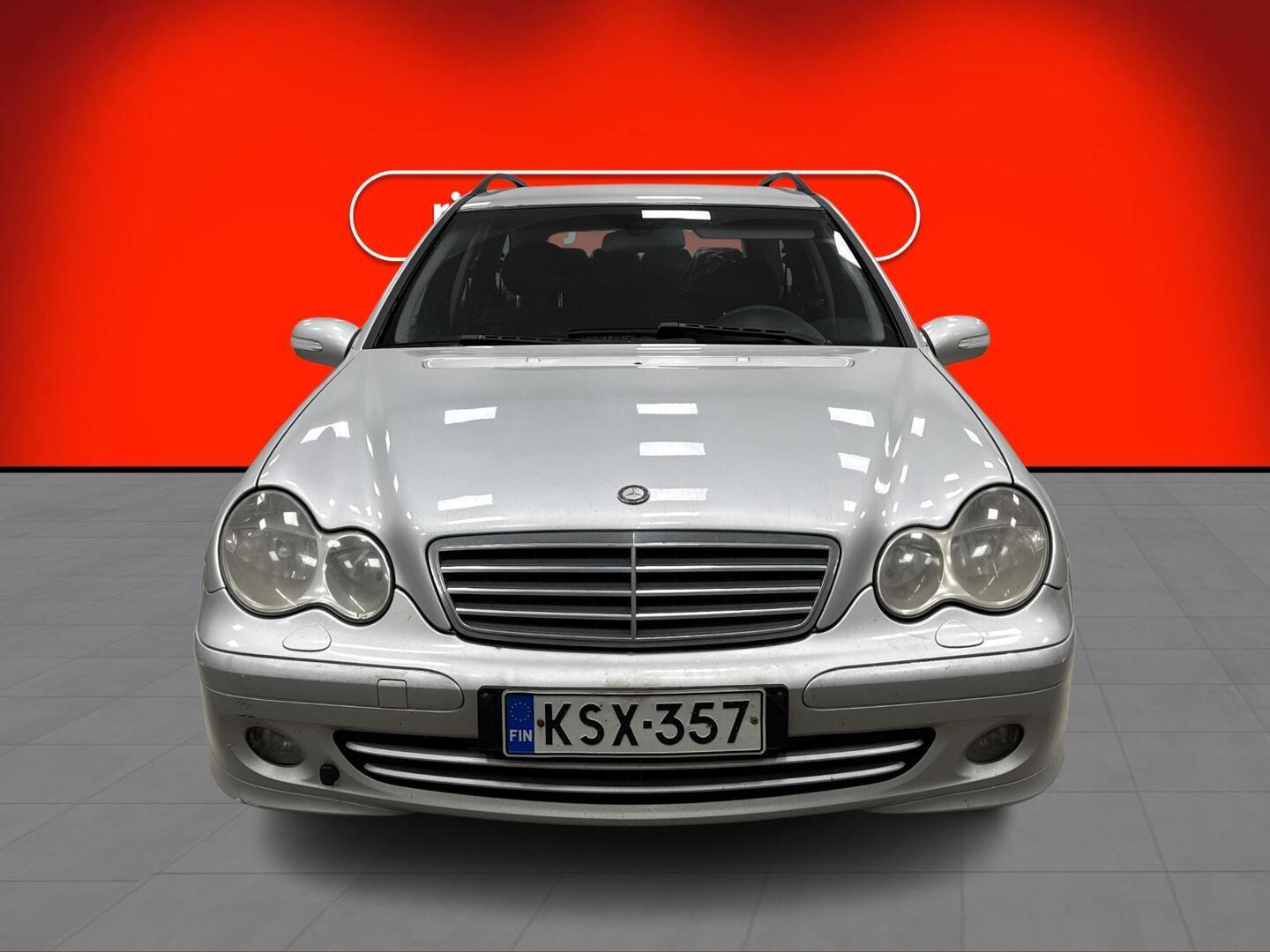MERCEDES-BENZ C 2004