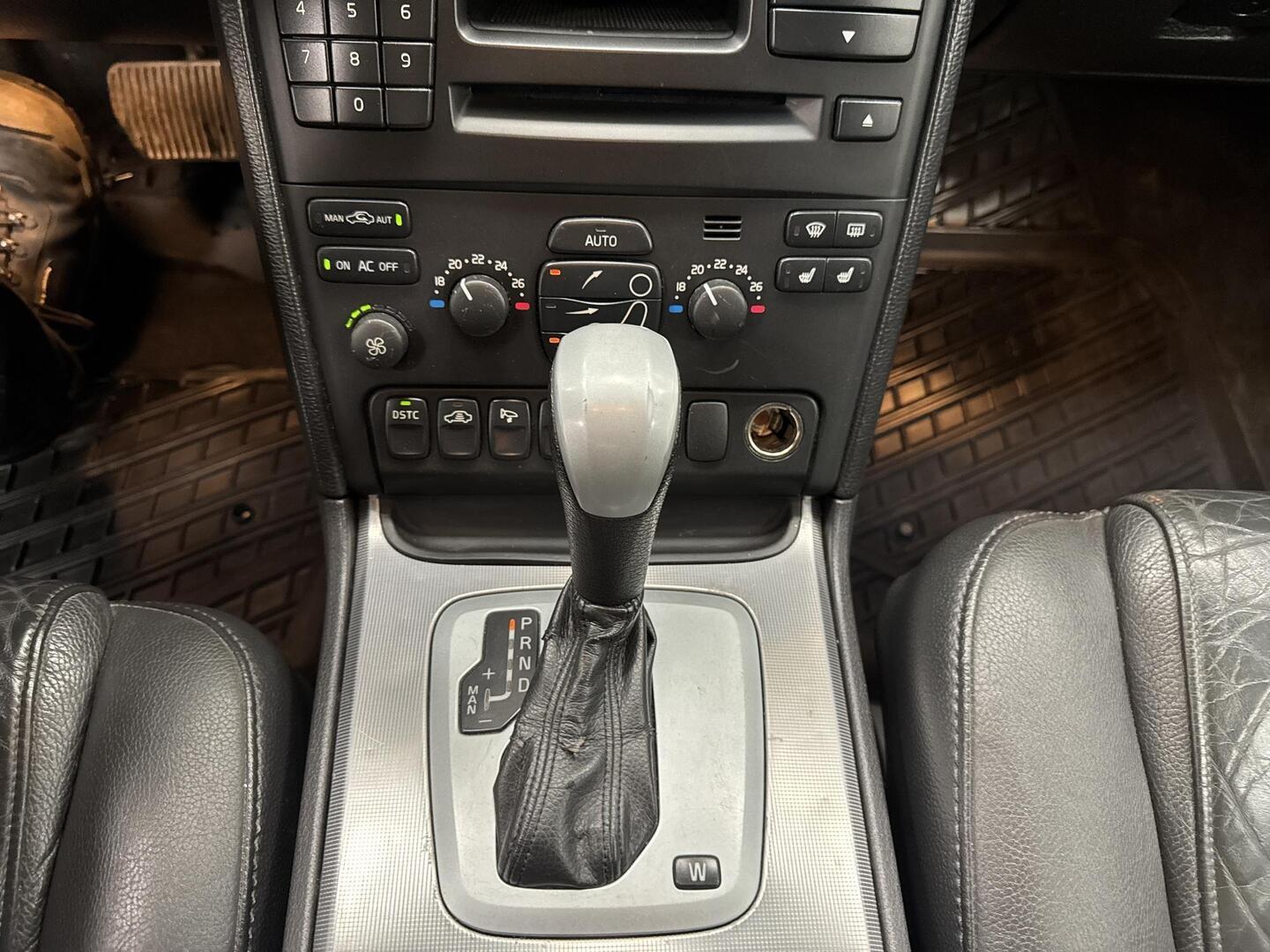 VOLVO XC90 2002