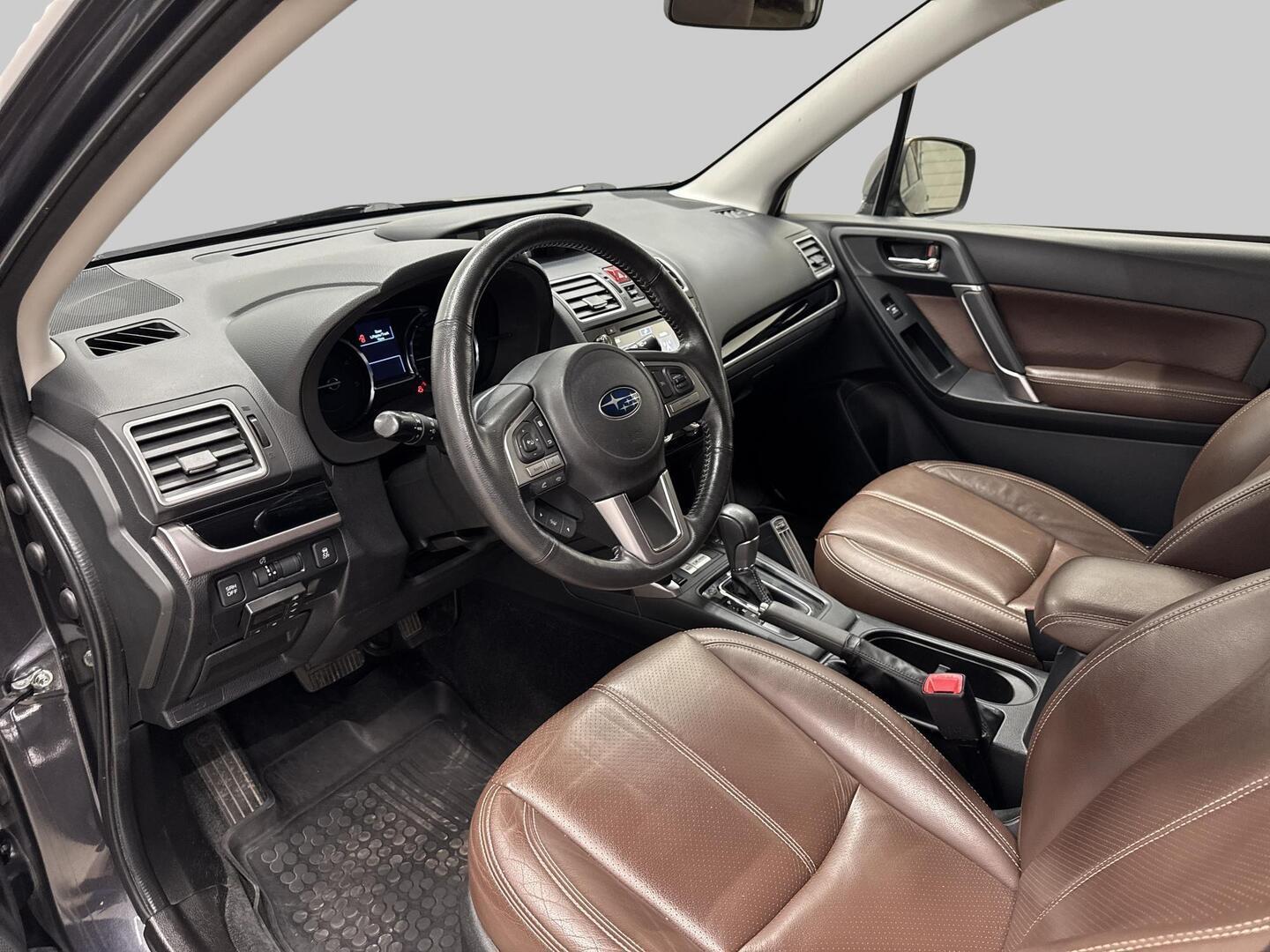 SUBARU Forester 2016