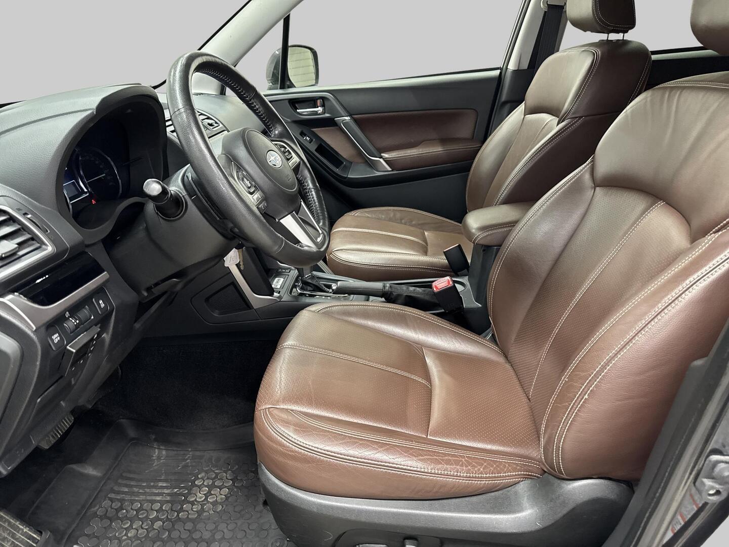 SUBARU Forester 2016