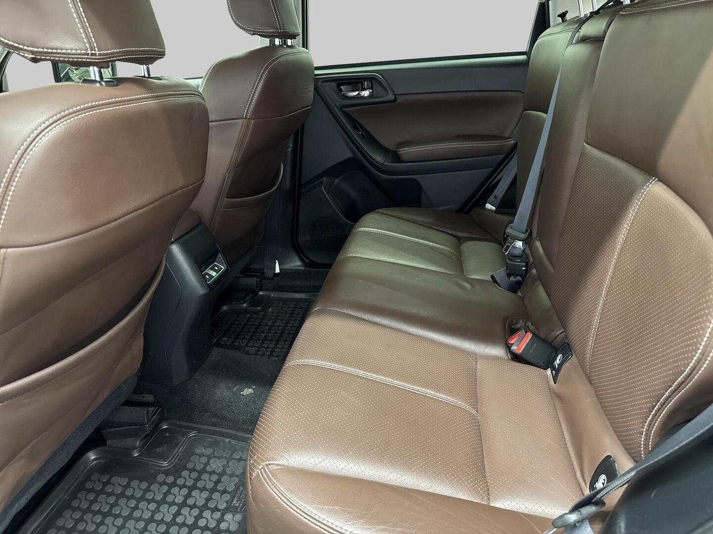 SUBARU Forester 2016