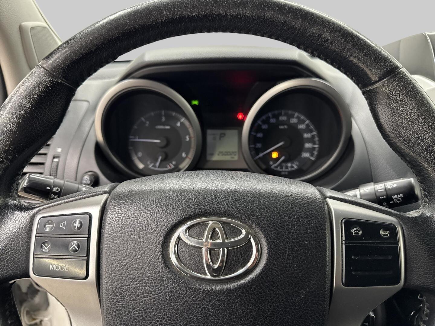 TOYOTA LAND CRUISER 2014