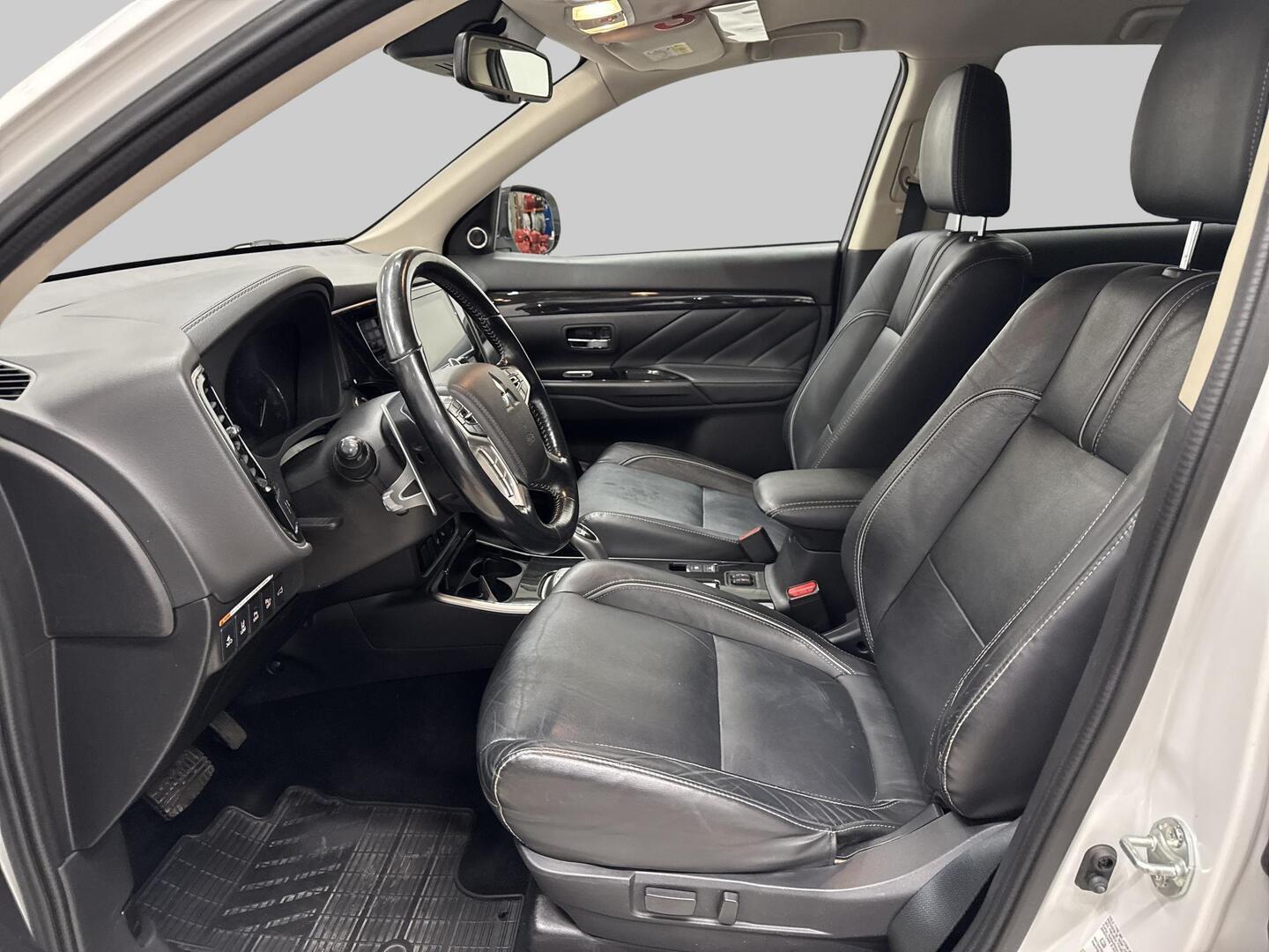 MITSUBISHI Outlander PHEV 2018