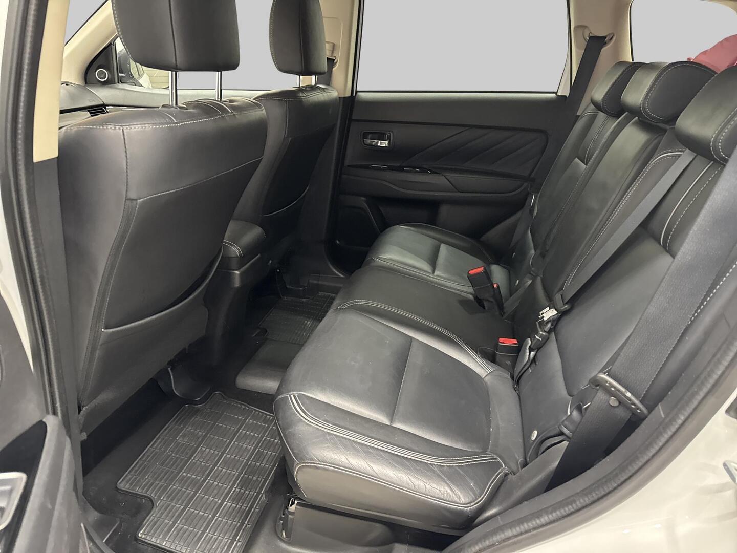 MITSUBISHI Outlander PHEV 2018