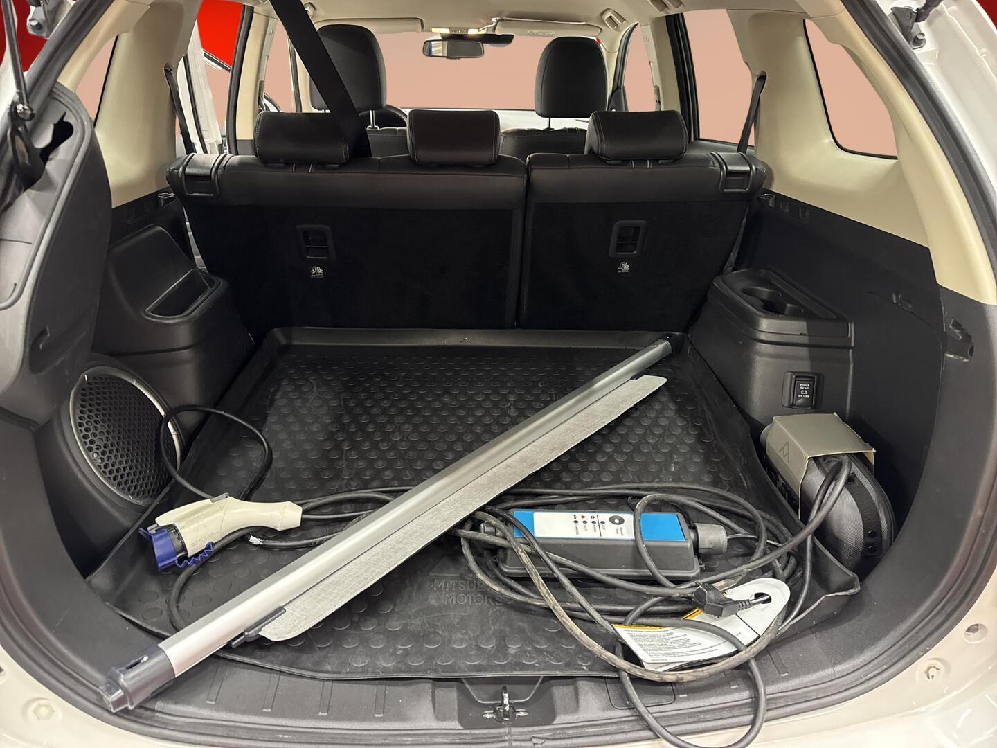 MITSUBISHI Outlander PHEV 2018