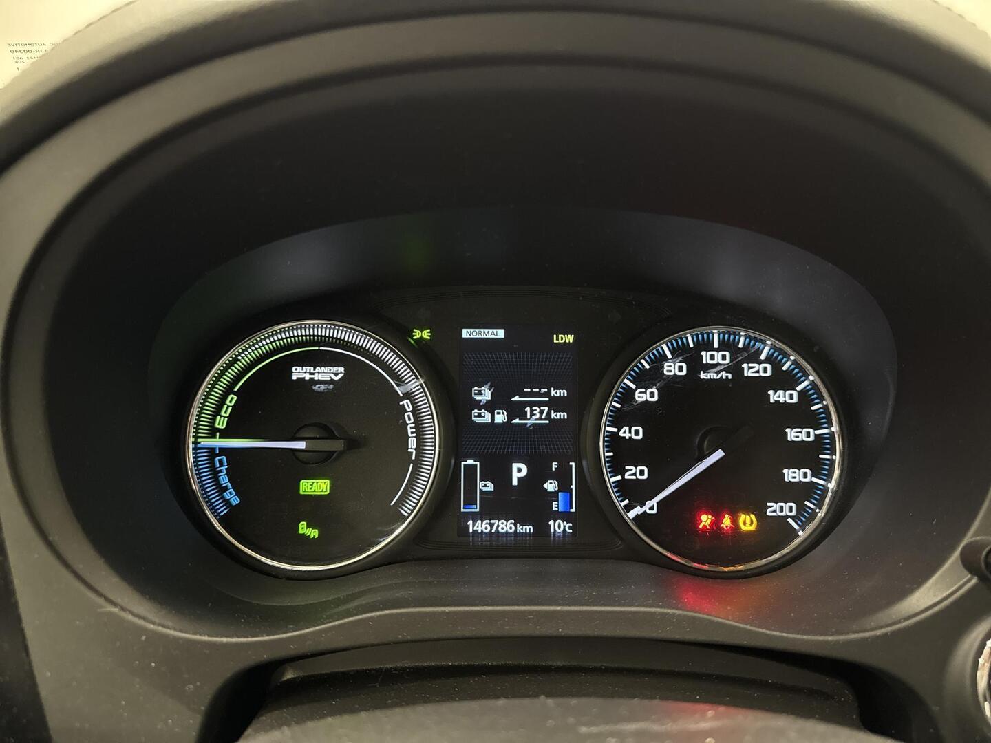 MITSUBISHI Outlander PHEV 2018