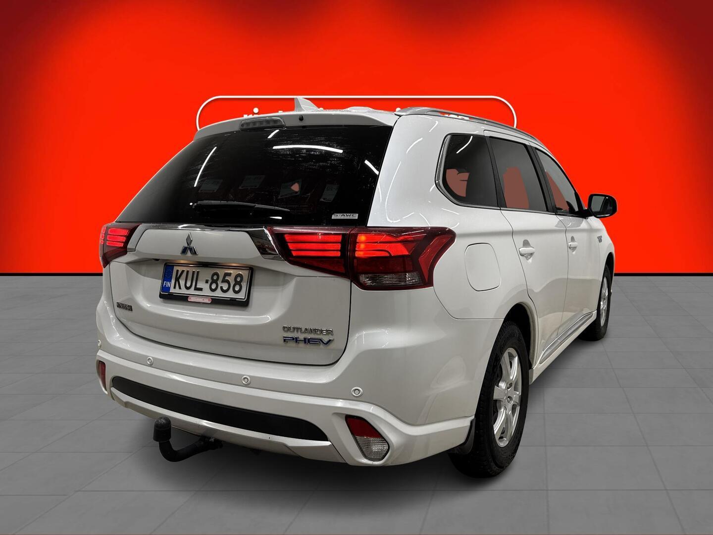 MITSUBISHI Outlander PHEV 2018