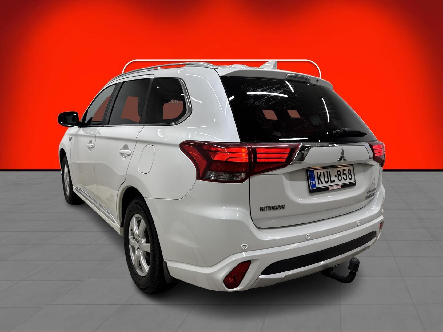 MITSUBISHI Outlander PHEV 2018