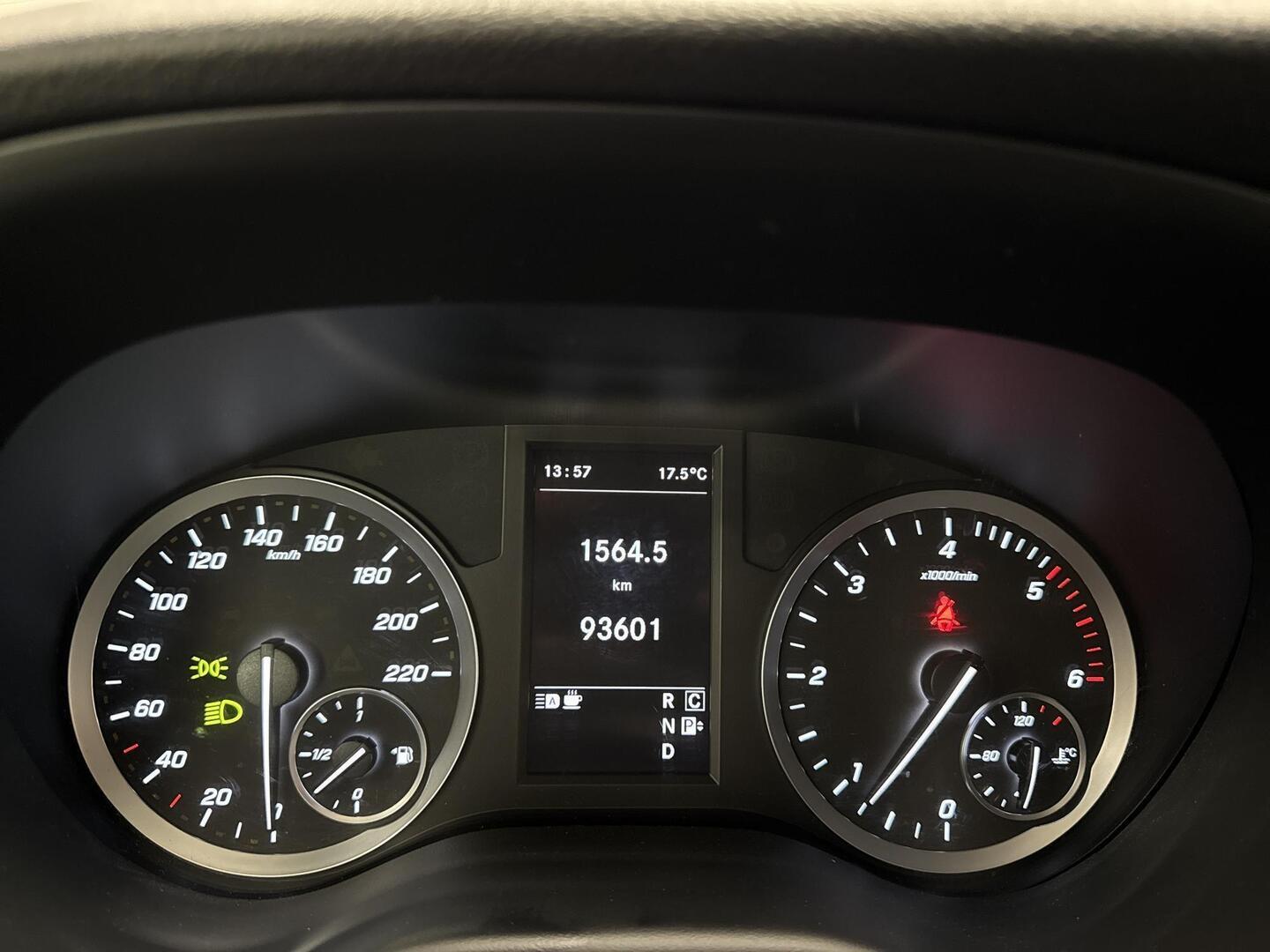MERCEDES-BENZ Vito 2022