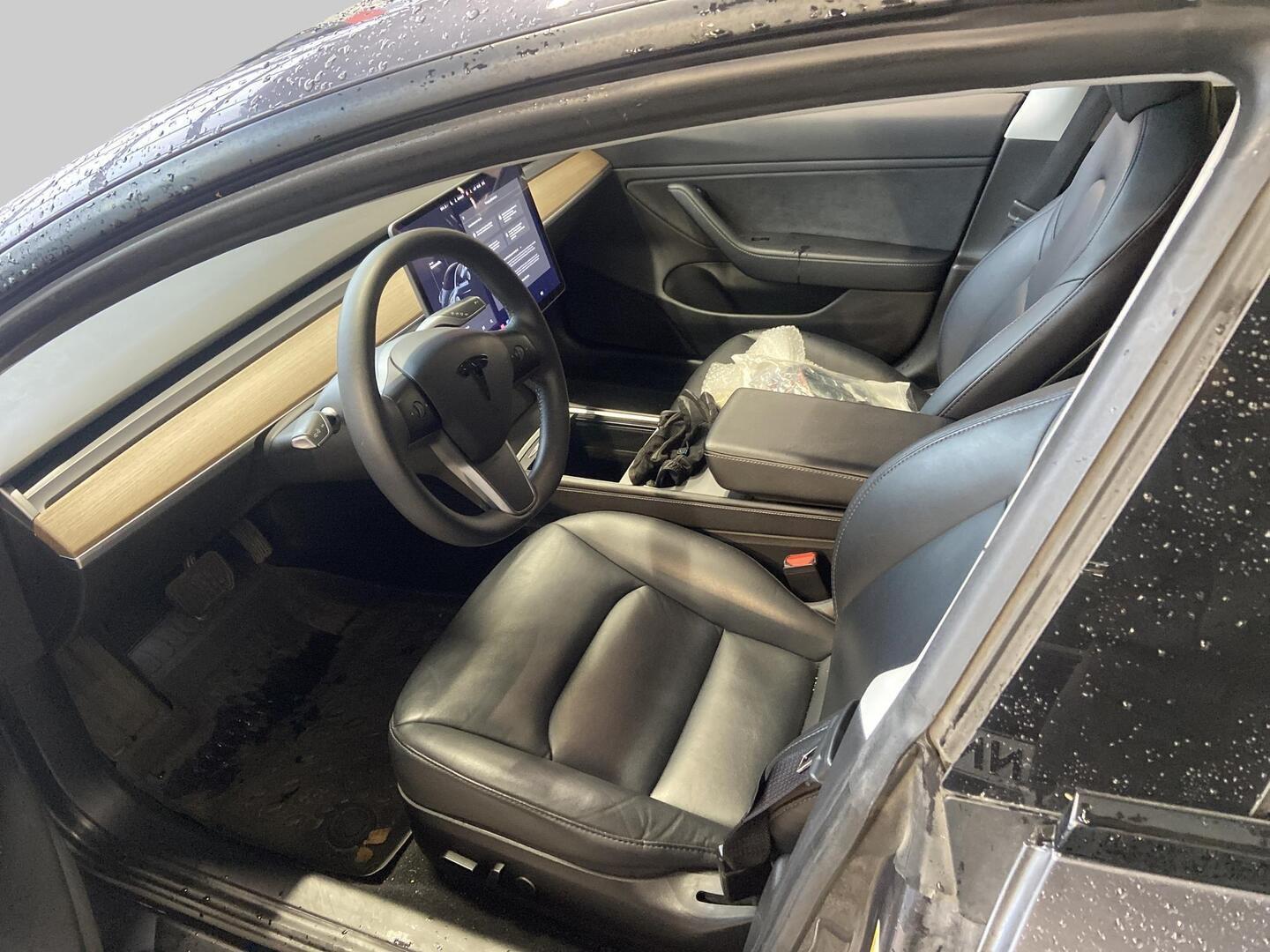 TESLA MODEL 3 2021