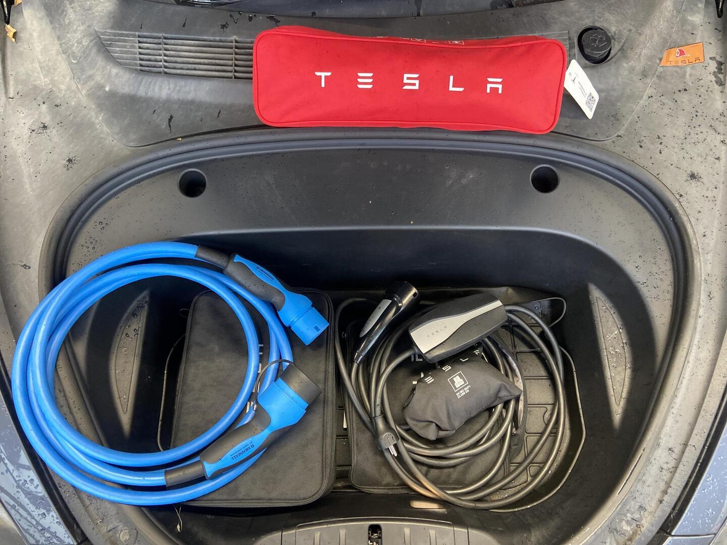 TESLA MODEL 3 2021