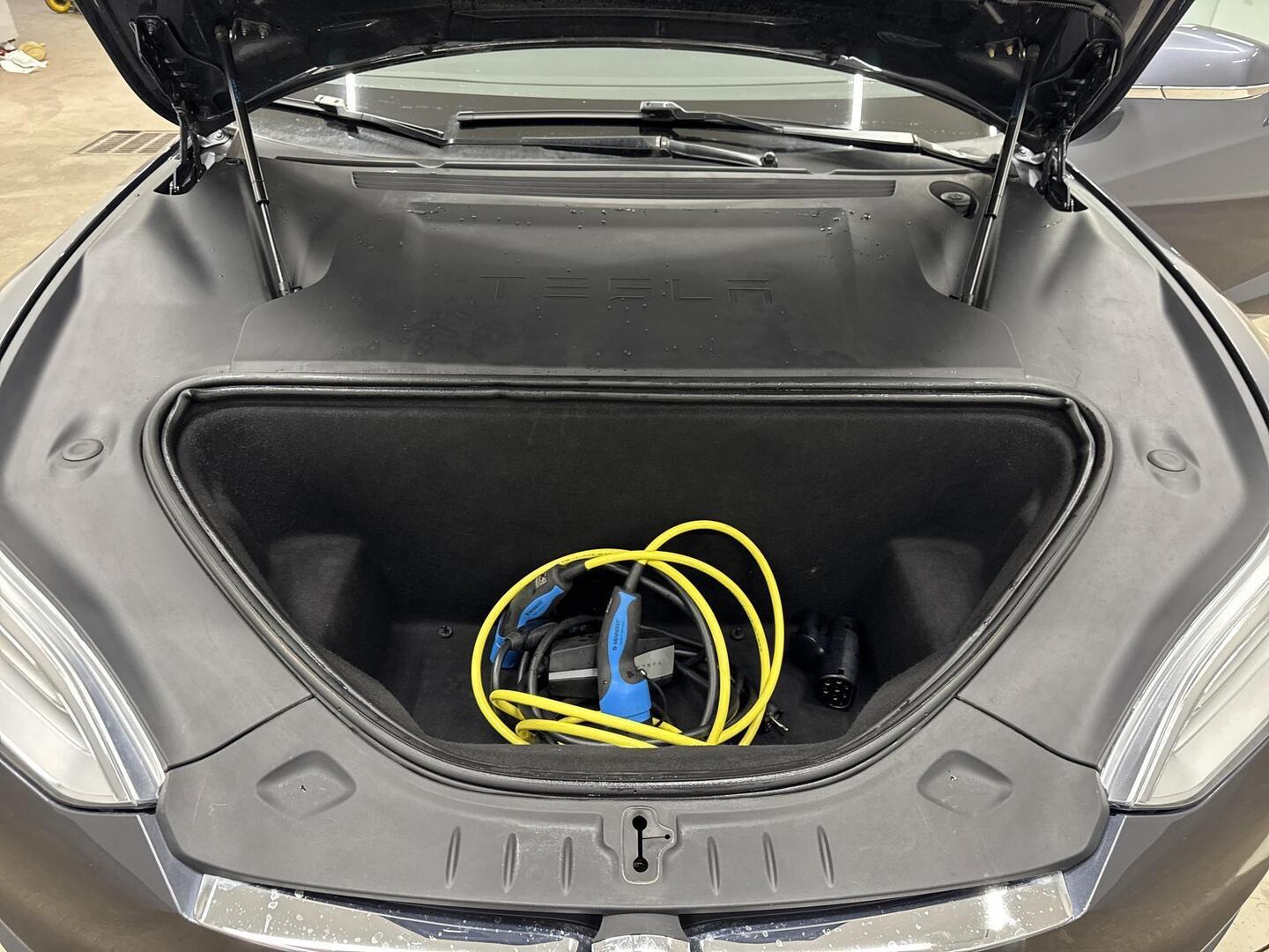 TESLA Model S 2020