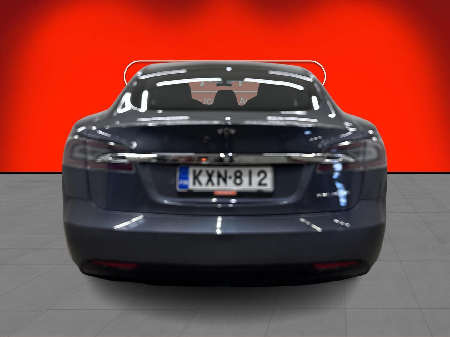TESLA Model S 2020