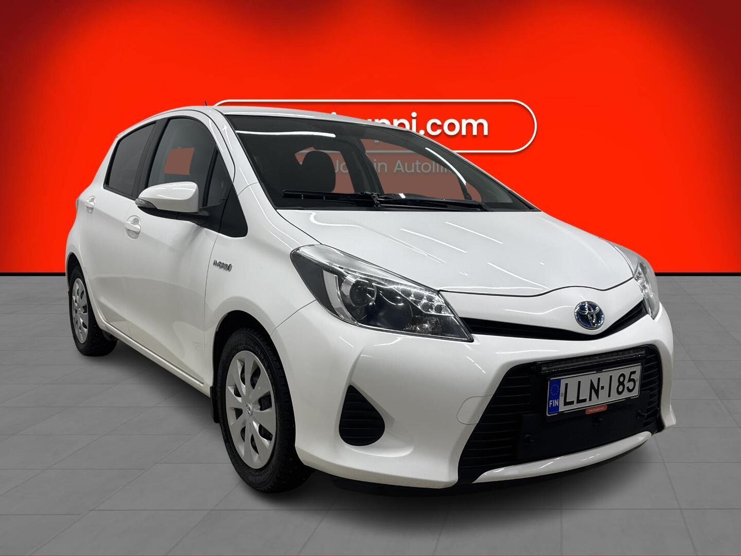 TOYOTA Yaris 2013