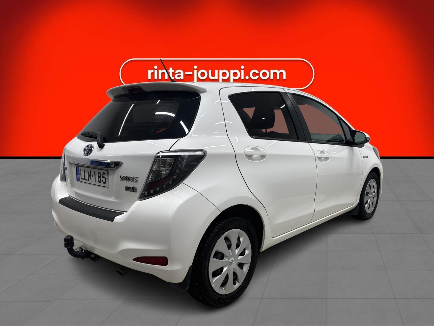 TOYOTA Yaris 2013