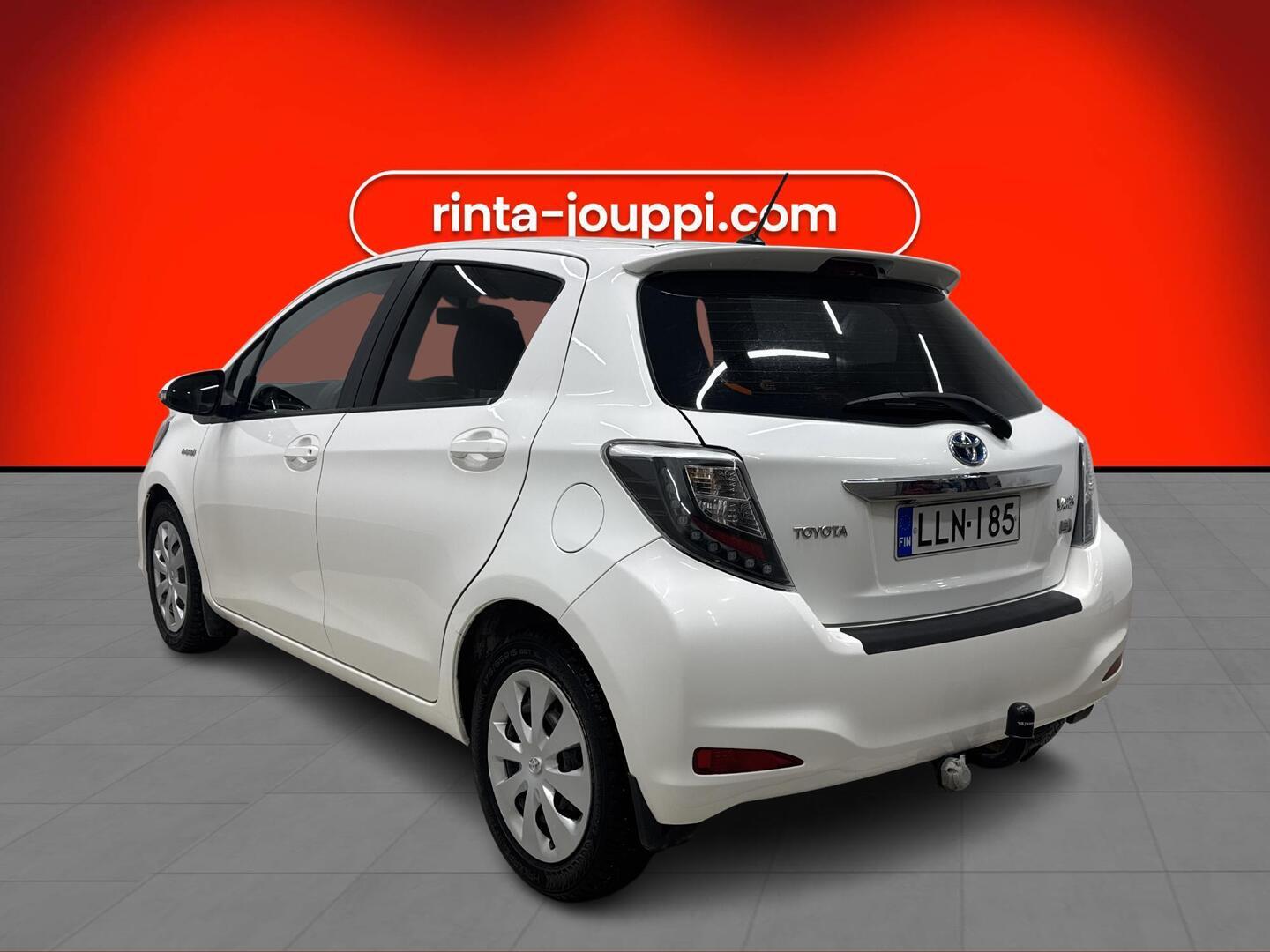 TOYOTA Yaris 2013