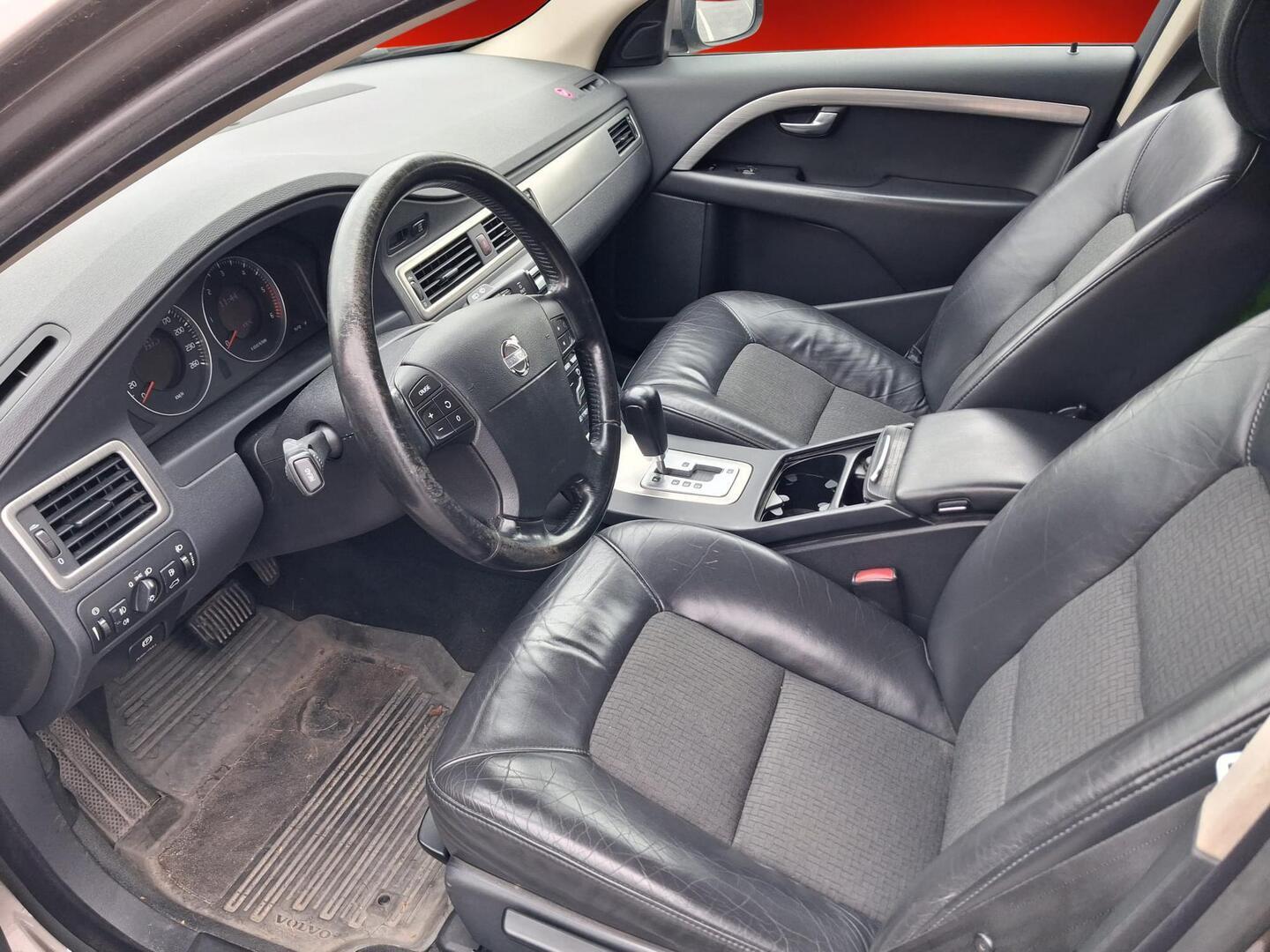 VOLVO V70 2008