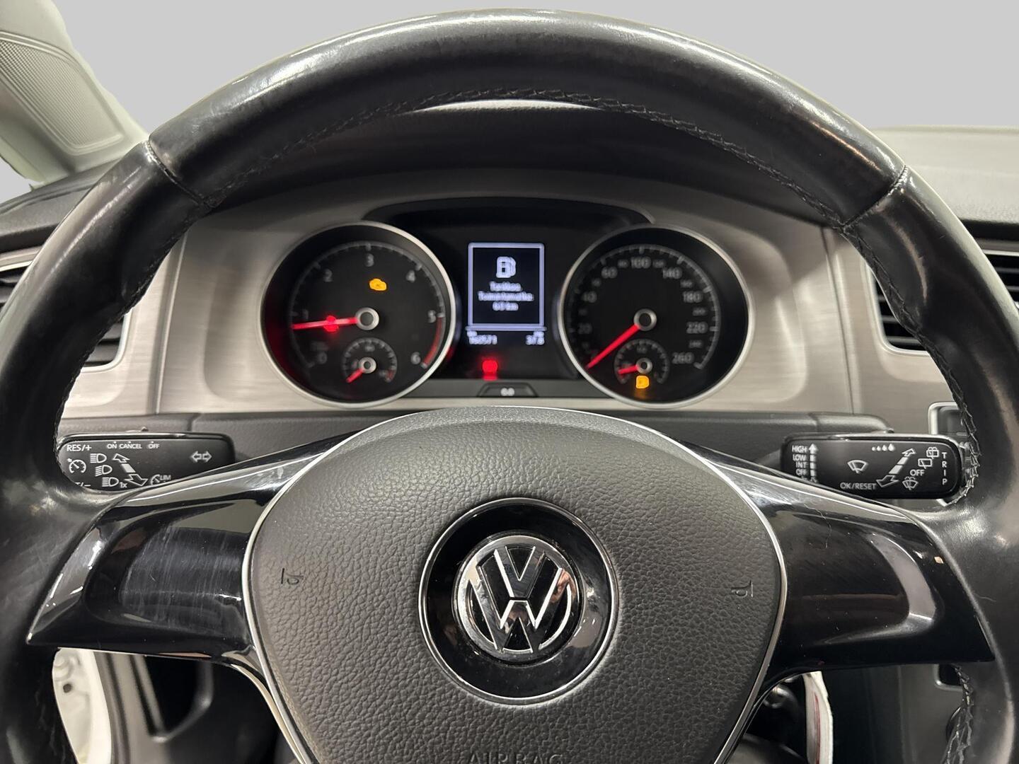 VOLKSWAGEN Golf 2015