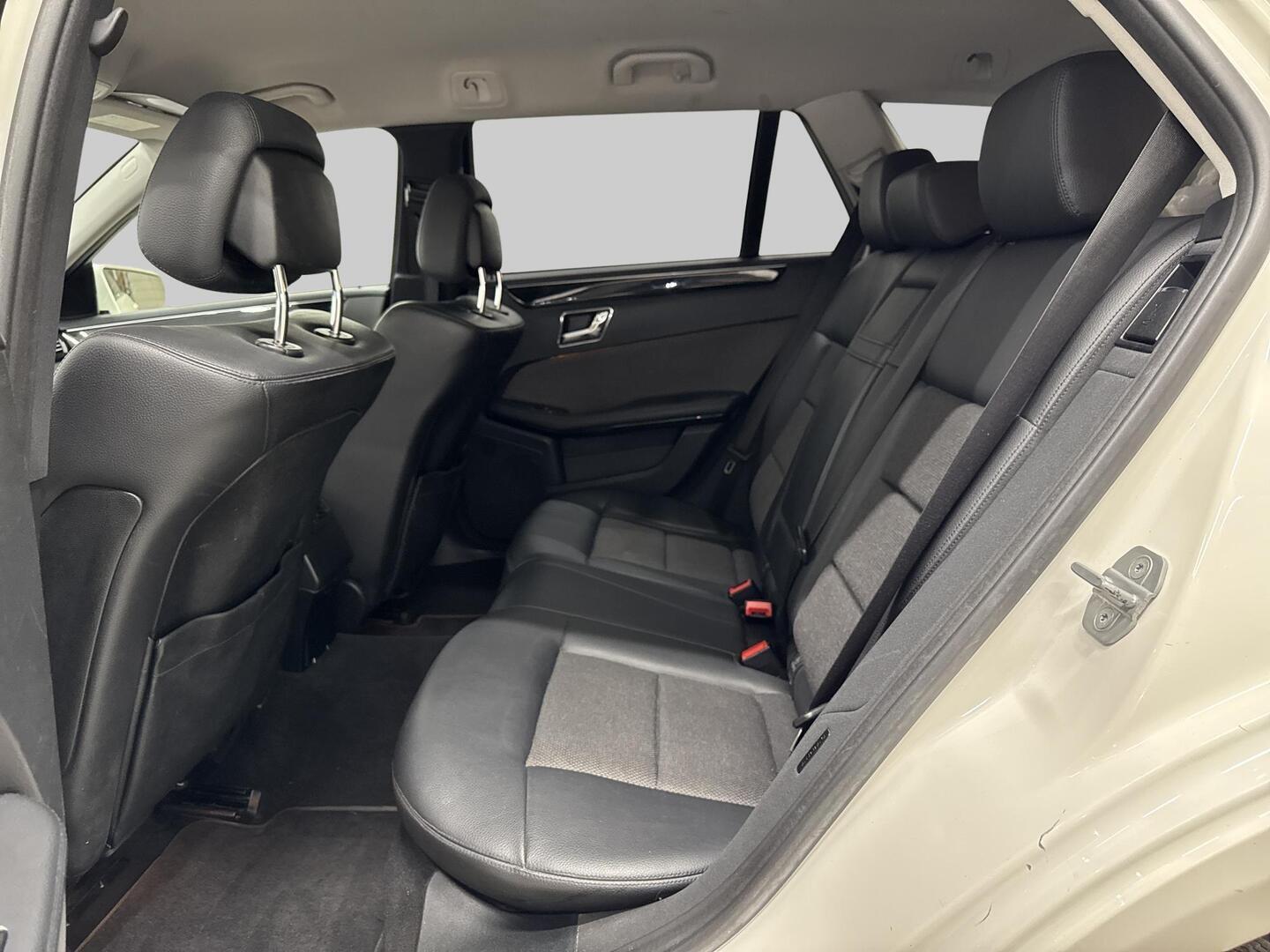 MERCEDES-BENZ E 2010